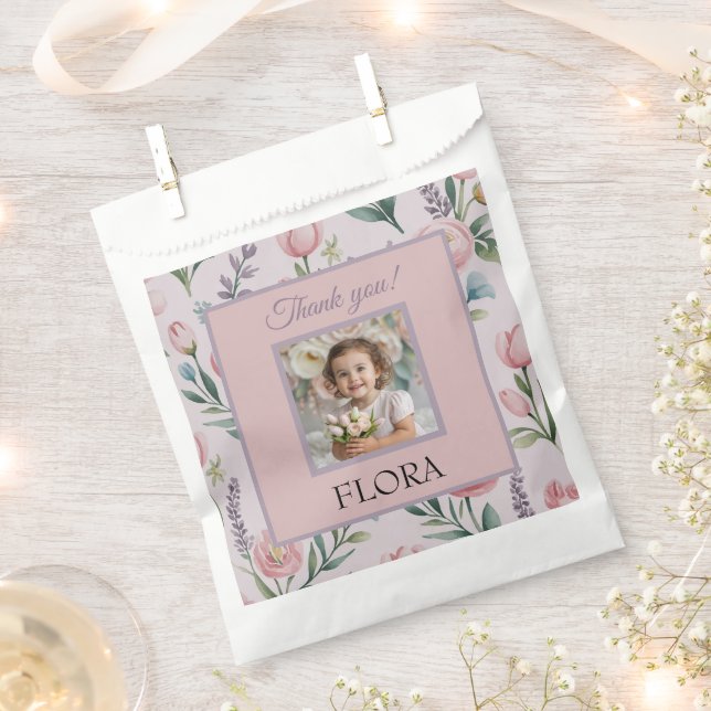 Personalized Pastel Floral Photo Kids Birthday Geschenktütchen (Ausgeschnitten)