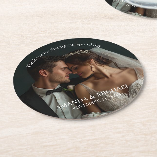 Personalized Photo Favor with Names & Wedding Date Runder Pappuntersetzer (Angewinkelt)