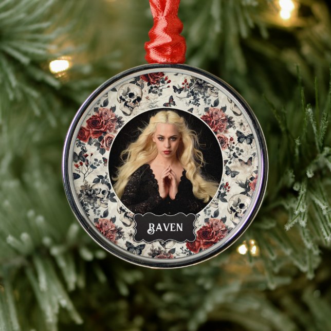 Personalized Photo Gothic Rose and Skull Christmas Ornament Aus Metall (Baum)