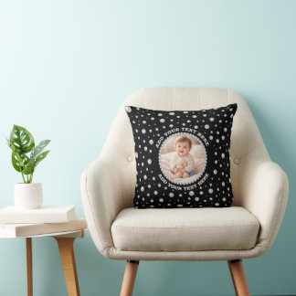 Personalized Photo with Pearls Circle on Black Kissen