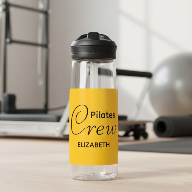 Personalized Pilates Crew Reformer Or Mat Yellow Trinkflasche (Yellow Pilates water bottle. Pilates studio background.)