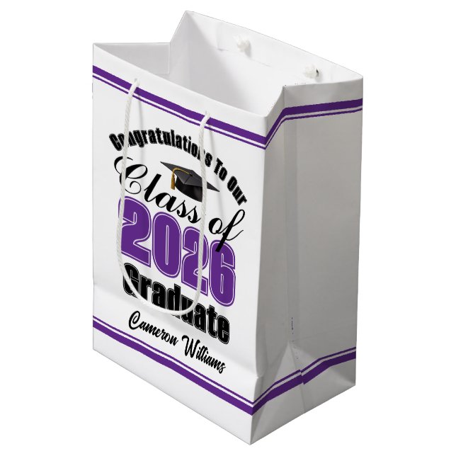 Personalized Purple Class of 2026 Graduation Mittlere Geschenktüte (Vorderseite Schrägansicht)