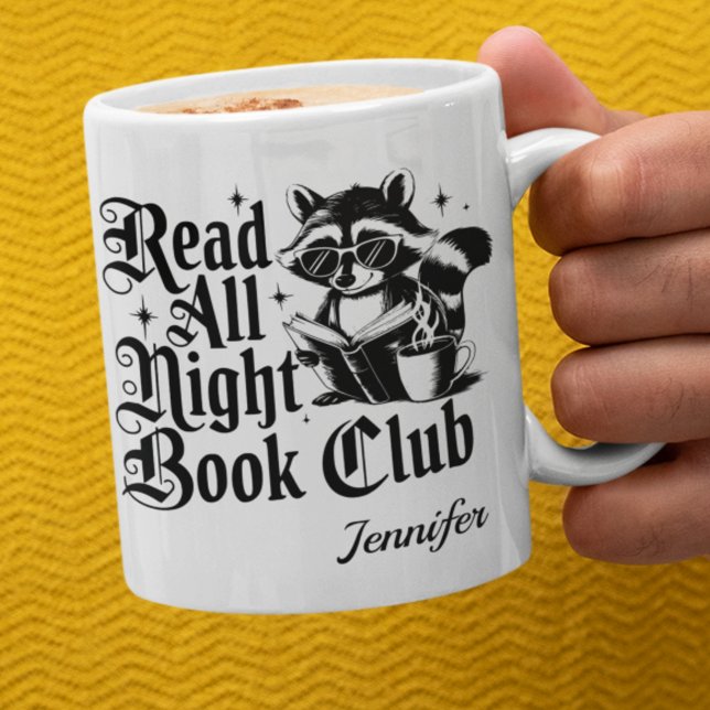 Personalized Read All Night Bookworm Kaffeetasse (White read all night book club mug with racoon)