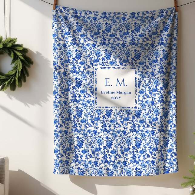 Personalized Royal Blue Floral Toile Cozy Blanket Sherpadecke (Personalized Royal Blue Floral Toile Cozy Blanket)