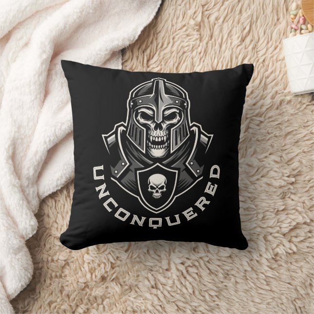 Personalized UNCONQUERED Skull Knight Throw Pillow Kissen (Decke)