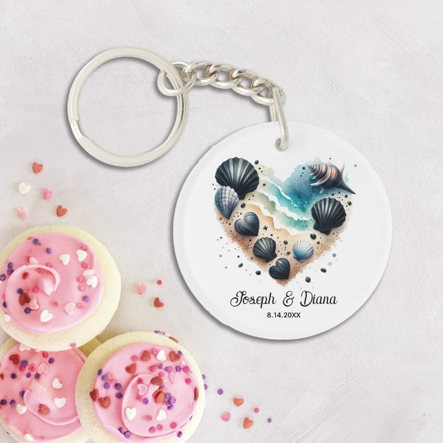 Personalized Valentine Anniversary Seashell Heart Schlüsselanhänger (Beach Lover Seashell and Shore Line Sand Valentine's Day gift)
