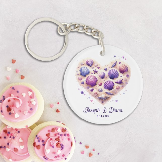 Personalized Valentine Anniversary Seashell Heart Schlüsselanhänger (beach lovers seashell heart valentines anniversary gift keychain)