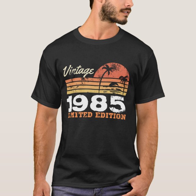 Personalized Vintage Birthday  T-Shirt (Vorderseite)