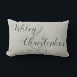 Personalized Wedding Gift: Gray Farmhouse Throw Lendenkissen<br><div class="desc">Beautiful Farmhouse Housewarming, Anniversary or Wedding Gift for a Paar. Decorative lumbar throw pillow in sea salt and dark gray colors. It's personalized with paart's names and wedding datiert. It's additionally decorated with a large ampersand symbol connecting the names. Celebrate the relationship and add a tasteful decorative Akzente to the...</div>