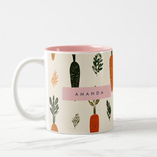 Personalized Whimsical Carrot Patch Rustic Zweifarbige Tasse (Links)