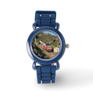 Personenzug in Kattenes Armbanduhr