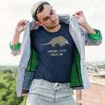 Persönlich angepasstes Message Pangolin Graphic TS Tri-Blend Shirt<br><div class="desc">Lass der Welt wissen,  wie sehr du Pangolins Liebe oder deine eigene Nachricht auf diesem Pangolin-T - Shirt eintippst. Verwenden Sie einfach das Feld Blankoausdruck,  um Ihre eigene personalisierte Nachricht hinzuzufügen. Weitere lustige Pangolin-Produkte finden Sie im Asterisk Designs Zazzle Shop.</div>
