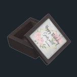 Persönlich - Weißer Glitzer und Rosa Blütenbraun Kiste<br><div class="desc">Personalisieren Sie die Geschenkboxen mit hübsch rosa Aquarellfarben-Blume auf weißem gliterigem Hintergrund, damit Sie sie personalisieren können. ✔ Hinweis: Nicht alle Vorlagenbereiche müssen geändert werden. 📌 Wenn Sie weitere Anpassungen benötigen, klicken Sie bitte auf den Button "Weitere Anpassungen vornehmen" oder "Design anpassen oder bearbeiten" und verwenden Sie unser Designwerkzeug, um...</div>