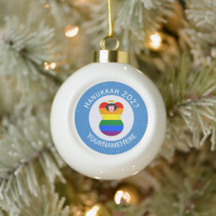 Persönlicher Gay Pride Engel mit schwarzen Haaren Keramik Kugel-Ornament