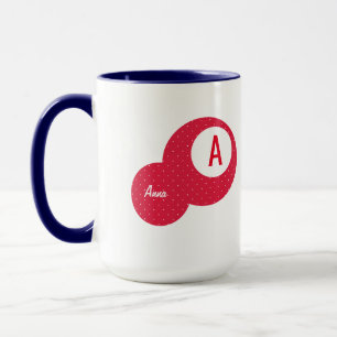 Persönliches Monogramm mit roten Punkten Tasse