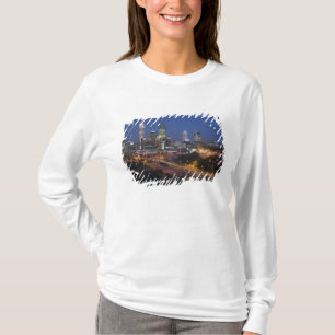 Perth, Australien. Blick auf die Innenstadt von Pe T-Shirt
