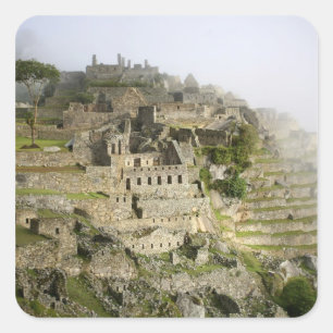 Peru, Machu Picchu. Die alte Zitadelle von Machu Quadratischer Aufkleber