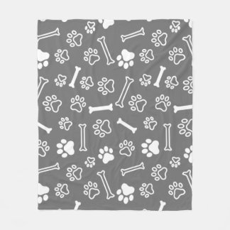 Pet - Cat or Dog Paw Footprint and Bone Pattern Fleecedecke
