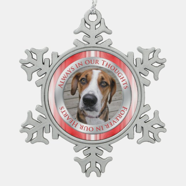 Pet Dog Memorial Foto Weihnachten Rot Silber Weiß Schneeflocken Zinn-Ornament (Vorderseite)