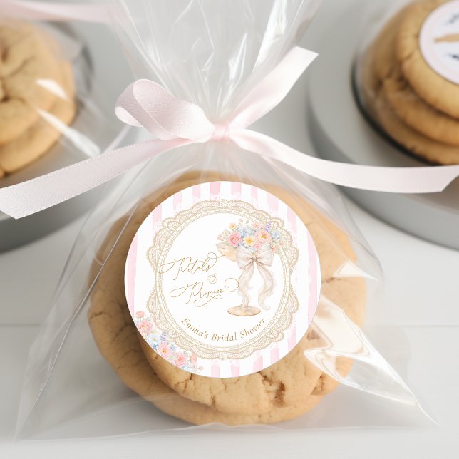 Petals and Prosecco Bridal Shower Runder Aufkleber (Von Creator hochgeladen)