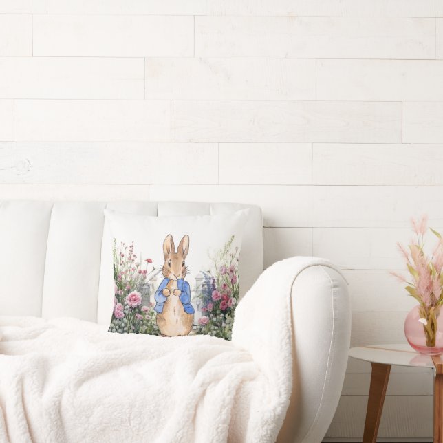 Peter der Rabbit in seinem Garten Nr. 2 Kissen (Liege)