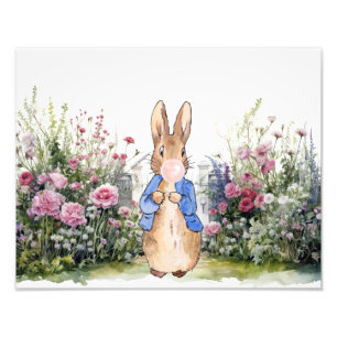 Peter der Rabbit rosa Kaugummi in seinem Garten Fotodruck