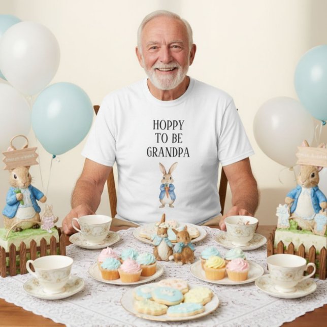 Peter Rabbit Baby Shower zu Opa T-Shirt (This playful Peter Rabbit tee makes him part of the baby shower celebration in the sweetest way.)