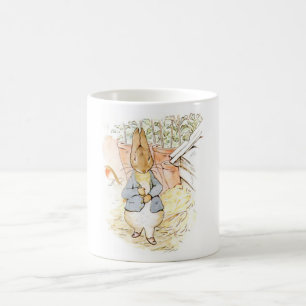 Peter Rabbit im Garten (von Beatrix Potter) Kaffeetasse