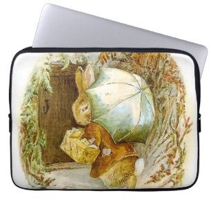 "Peter Rabbit with Winter Umbrella" von Beatrix Po Laptopschutzhülle