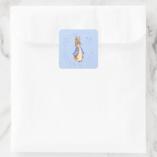 Peter the Rabbit mit Blue Leafy Wreath Quadratischer Aufkleber