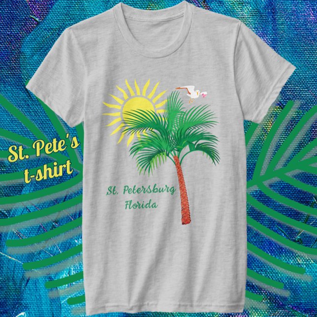 Petersburg Florida Palm Tree und Seagull T-Shi T-Shirt (Von Creator hochgeladen)