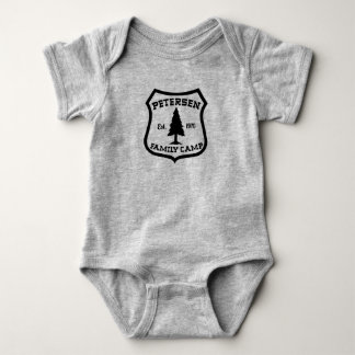 Petersen Familien-Lager-Baby Baby Strampler