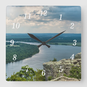 Petit Jean Cedar Creek Wall Clock Quadratische Wanduhr