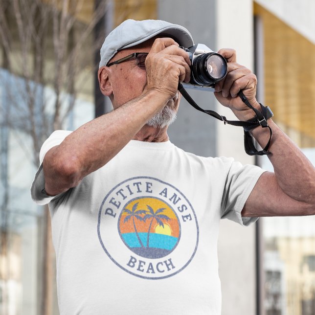 Petite Anse Beach, Seychellen im klassischen Stil T-Shirt (Von Creator hochgeladen)