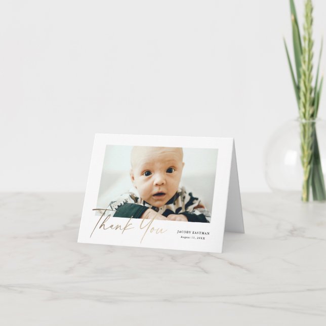 Petite Elegant Gold Script Baby Foto Dankeskarte (Vorderseite)