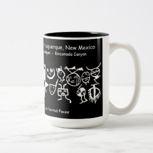 Petroglyphen-Sammlung von Masken und bemalten Gesi Zweifarbige Tasse