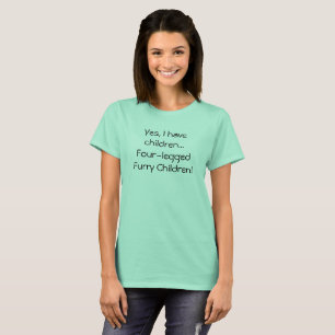 Pets die Vier-mit Beinen versehenen lustigen T-Shirt
