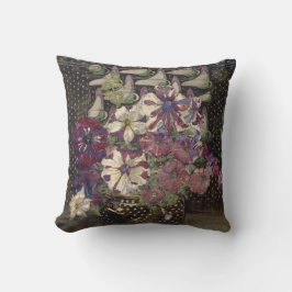 Petunias von Charles Mackintosh Kissen