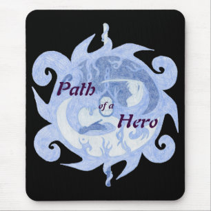 "Pfad eines Helden" Emblem (mit Titel) Mousepad