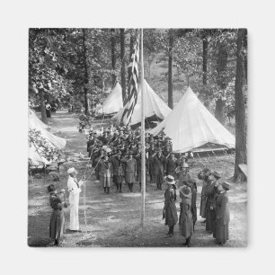 Pfadfinderin Flagge-Anheben: 1919 Magnet