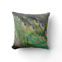 Pfau versieht grüne und blaue Farben TANs mit