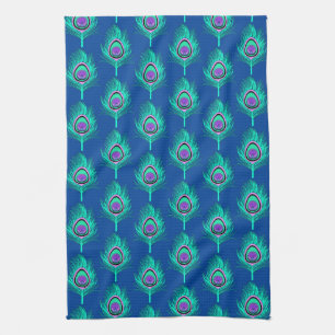 PfauenFedern, Aqua on Deep Cobalt Blue Handtuch