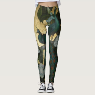 Pfaus in einem Magnolien-Baum Leggings