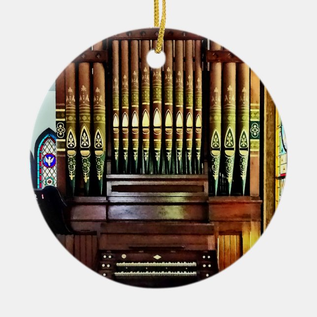 Pfeifenorgan in der Kirche Keramikornament (Vorne)