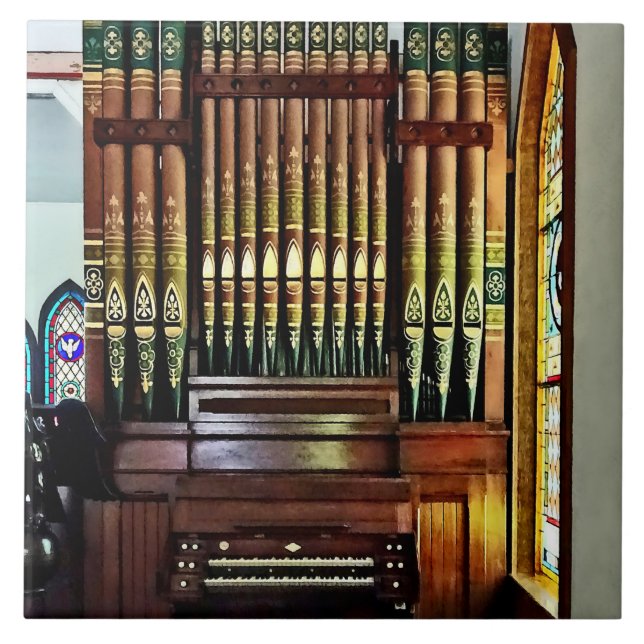 Pfeifenorgel in der Kirche Fliese (Vorderseite)