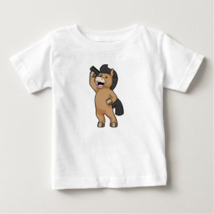 Pferd als Friseur mit Kamm Baby T-shirt