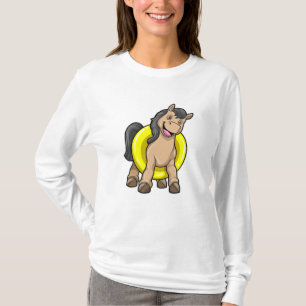 Pferd am Strand mit Schwimmring T-Shirt