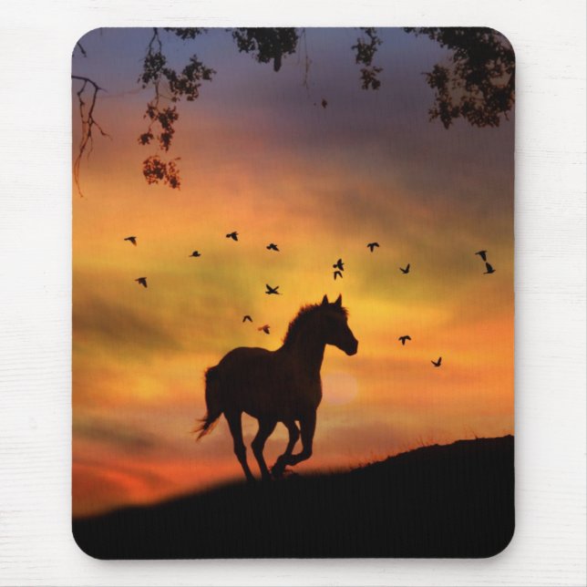 Pferd, das bei Sonnenuntergang auf der Maus läuft Mousepad (Vorne)