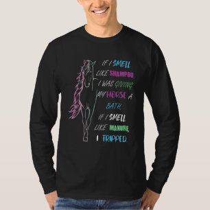 Pferd, das ich wie Shampoo rieche, gab ich meinem T-Shirt