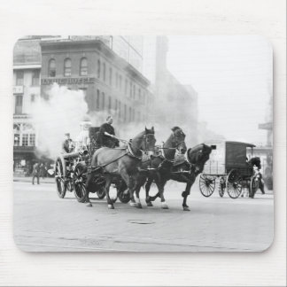 Pferd gezeichneter Feuer-Motor, frühe 1900s Mousepad